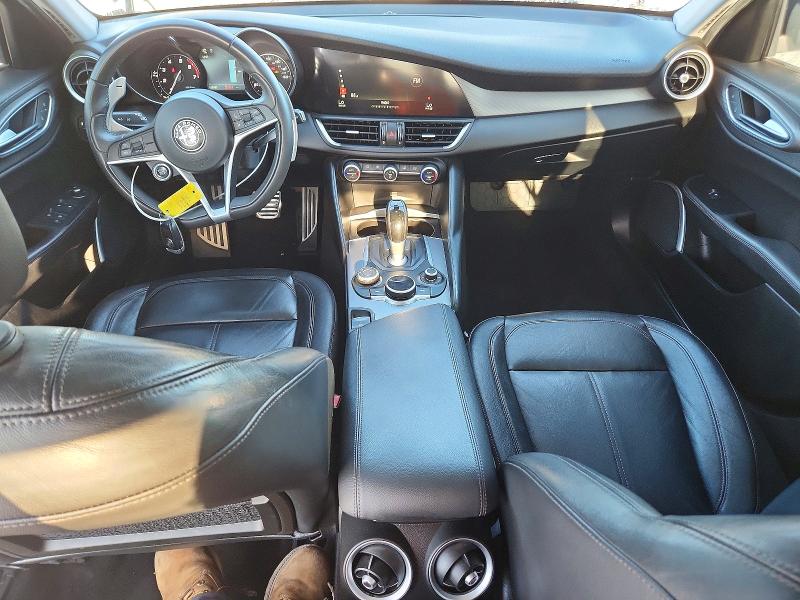 68735966 :رقم المزاد ، ZARFAEBN8H7540654 vin ، 2017 Alfa Romeo Giulia مزاد بيع