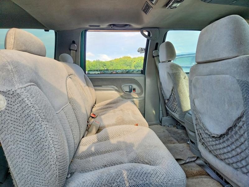 1999 Gmc Suburban მანქანა იყიდება აუქციონზე, vin: 3GKEC16R6XG518925, აუქციონის ნომერი: 69871816