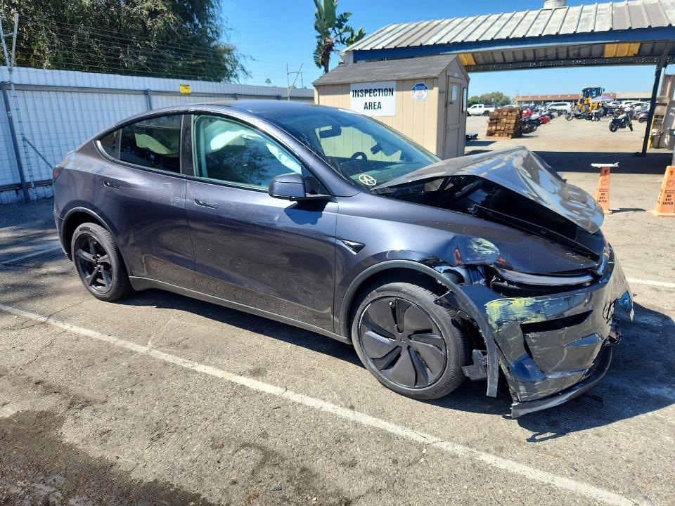 64068266 :رقم المزاد ، 7SAYGDEEXTF564211 vin ، 2026 Tesla Model Y مزاد بيع