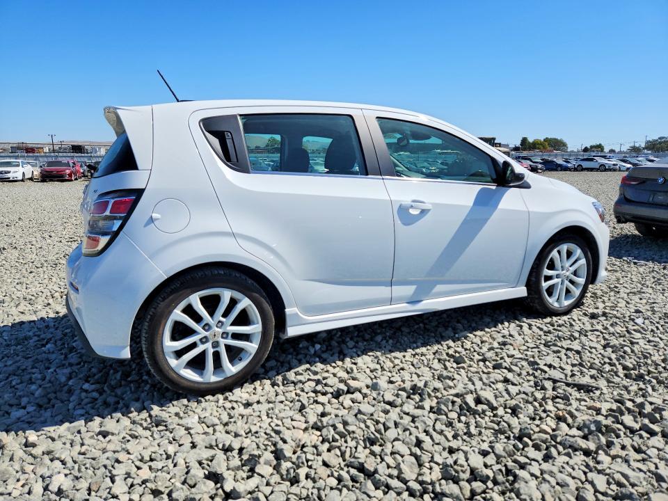 70647856 :رقم المزاد ، 1G1JD6SBXJ4129747 vin ، 2018 Chevrolet Sonic مزاد بيع