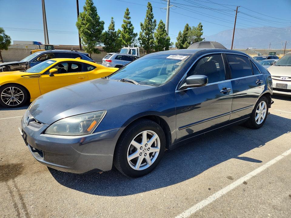 69691116 :رقم المزاد ، 1HGCM66803A033615 vin ، 2003 Honda Accord مزاد بيع