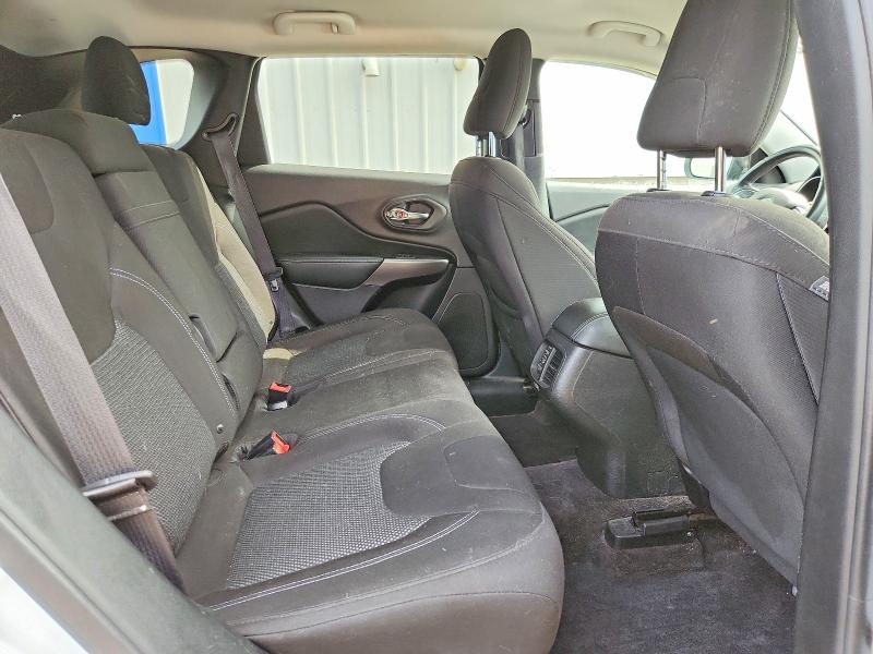 67671896 :رقم المزاد ، 1C4PJMAB7KD233193 vin ، 2019 Jeep Cherokee مزاد بيع