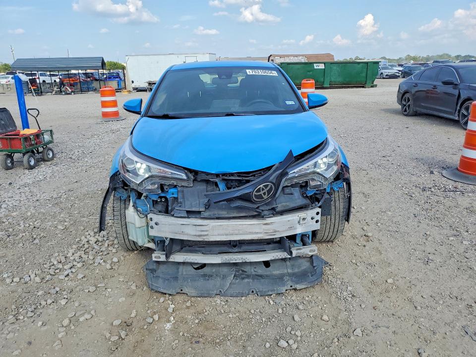 70310656 :رقم المزاد ، JTNKHMBX5K1023429 vin ، 2019 Toyota C-hr مزاد بيع