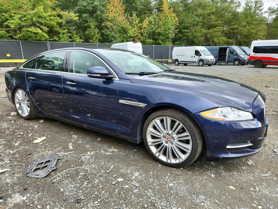 Продажа на аукционе авто 2015 Jaguar Xjl, vin: SAJWJ2GD1F8V90166, номер лота: 70441186