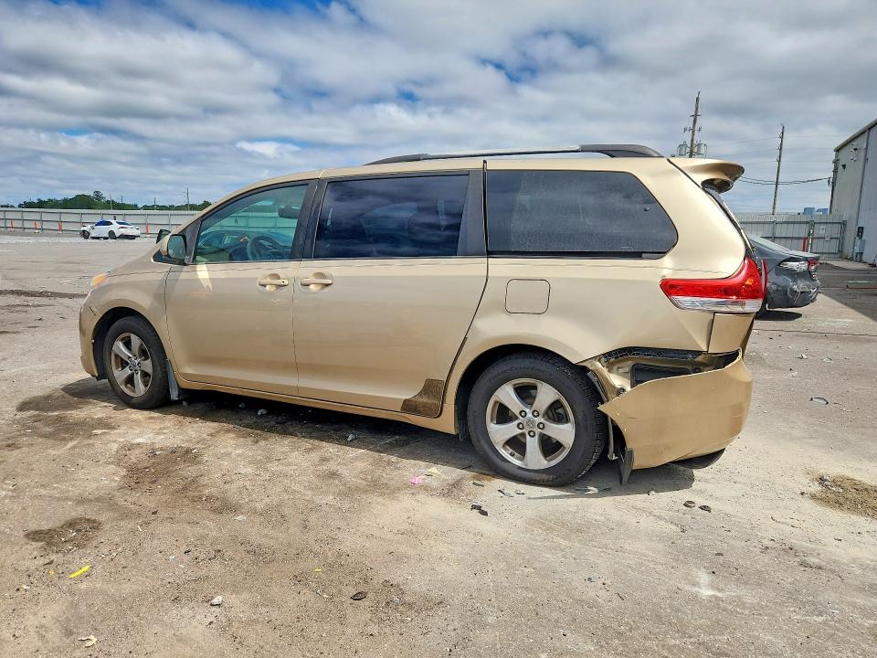 2011 Toyota Sienna მანქანა იყიდება აუქციონზე, vin: 5TDKK3DC0BS122222, აუქციონის ნომერი: 70513436