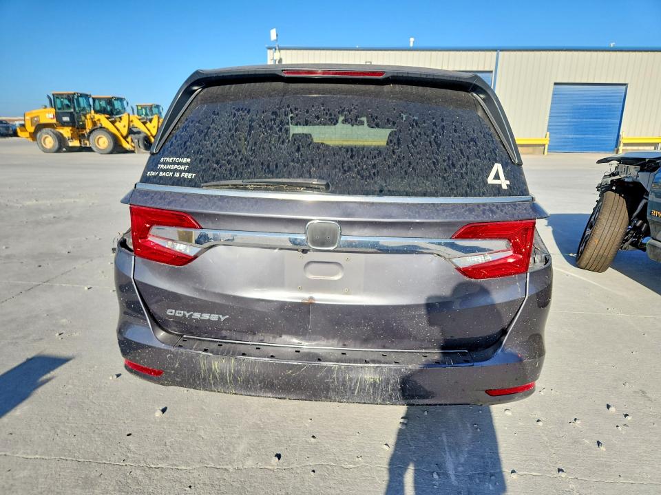 68997036 :رقم المزاد ، 5FNRL6H24JB036106 vin ، 2018 Honda Odyssey مزاد بيع