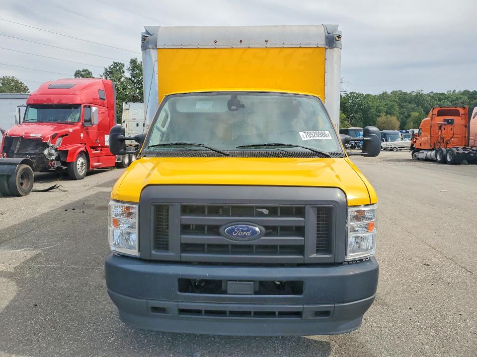 2022 Ford Econoline მანქანა იყიდება აუქციონზე, vin: 1FDWE3FN4NDC04196, აუქციონის ნომერი: 70526986