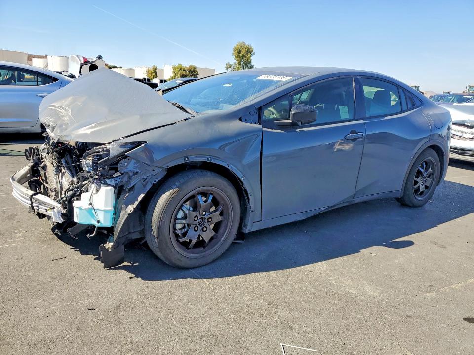 Продажа на аукционе авто 2025 Toyota Prius Plug-in Hybrid, vin: JTDACACU2S3052702, номер лота: 69575346