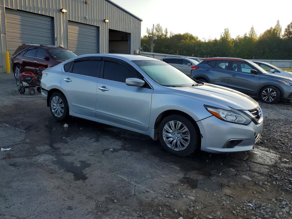 Продажа на аукционе авто 2018 Nissan Altima, vin: 1N4AL3AP0JC220849, номер лота: 68785416