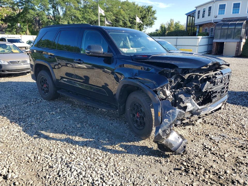 67777416 :رقم المزاد ، 7SVAAABA0PX013464 vin ، 2023 Toyota Sequoia مزاد بيع