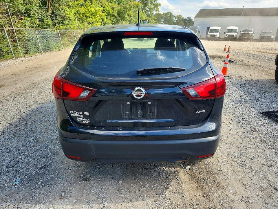 2017 Nissan Rogue Sport მანქანა იყიდება აუქციონზე, vin: JN1BJ1CRXHW132698, აუქციონის ნომერი: 68260546