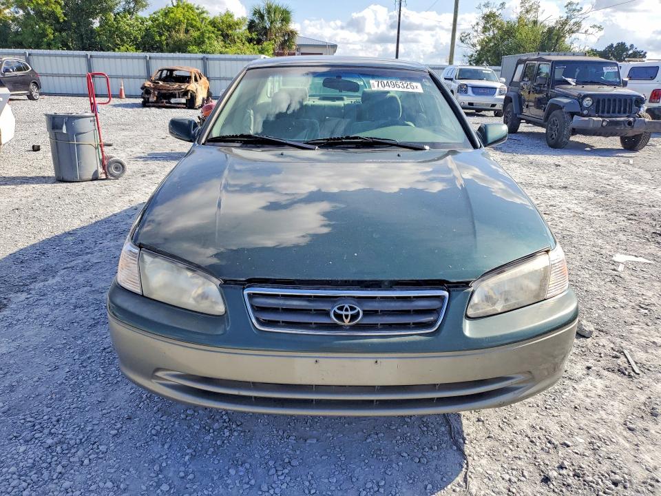 70496326 :رقم المزاد ، 4T1BG22K3YU962467 vin ، 2000 Toyota Camry مزاد بيع
