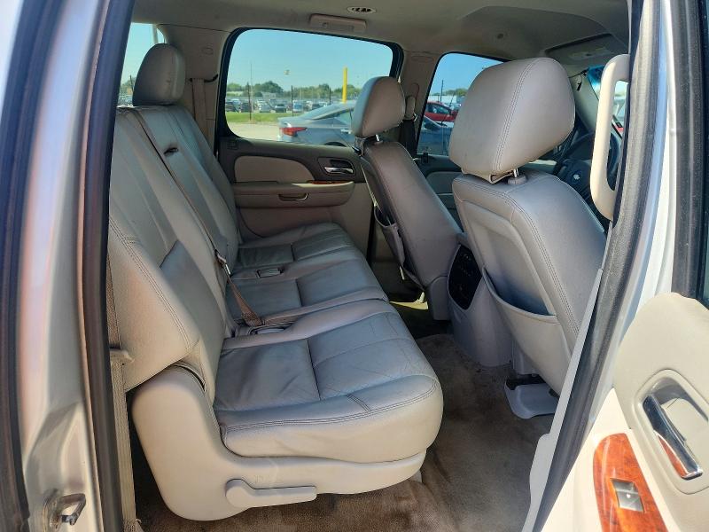 68231816 :رقم المزاد ، 1GNSCJE04ER121882 vin ، 2014 Chevrolet Suburban مزاد بيع