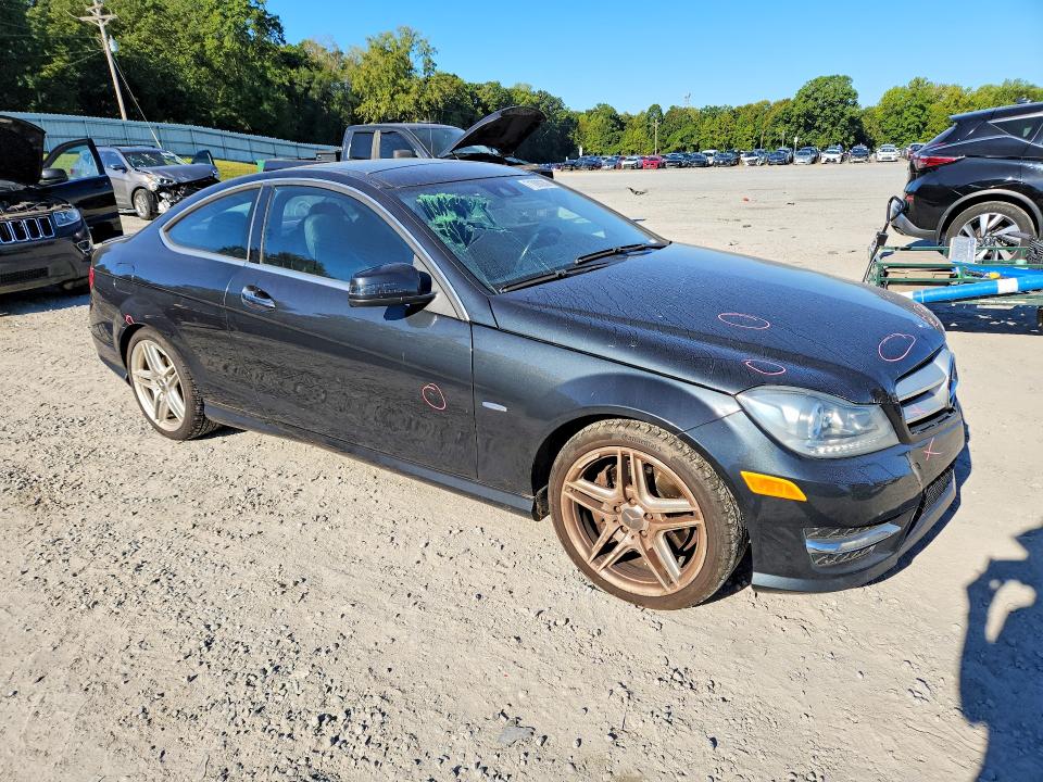 Продажа на аукционе авто 2012 Mercedes-benz C, vin: WDDGJ5HB1CF923559, номер лота: 71098286