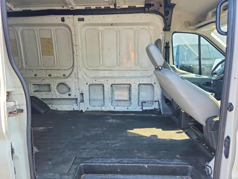 69332136 :رقم المزاد ، 1FTYR2CM1JKA51001 vin ، 2018 Ford Transit مزاد بيع