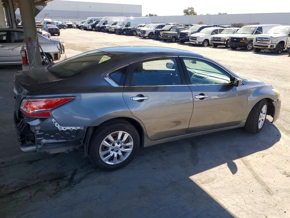 2014 Nissan Altima მანქანა იყიდება აუქციონზე, vin: 1N4AL3AP3EN359464, აუქციონის ნომერი: 70667886