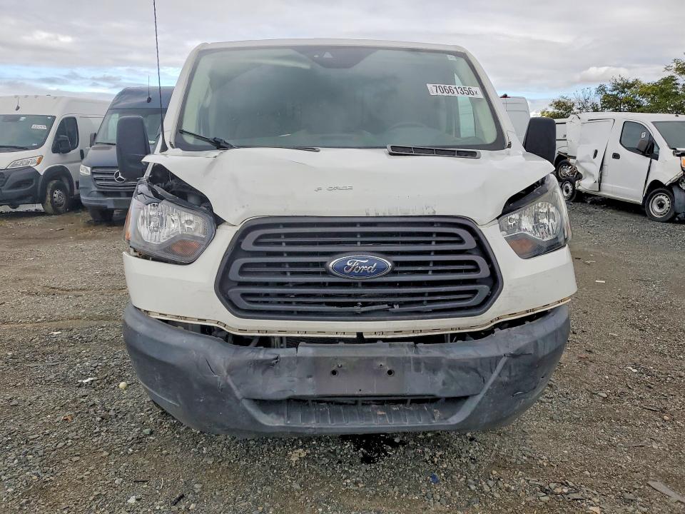 70661356 :رقم المزاد ، 1FTYR2YMXJKB09129 vin ، 2018 Ford Transit 250 مزاد بيع