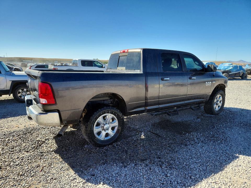 67536316 :رقم المزاد ، 3C6UR5MJ7JG161392 vin ، 2018 Ram 2500 مزاد بيع