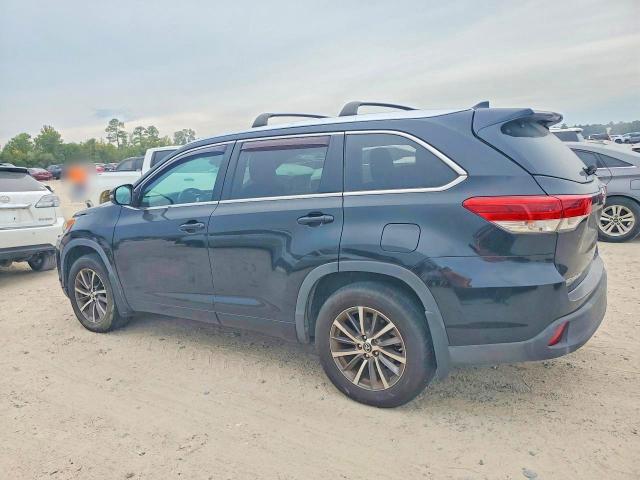 69612066 :رقم المزاد ، 5TDJZRFH3JS555325 vin ، 2018 Toyota Highlander مزاد بيع