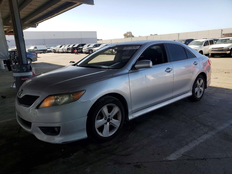 2011 Toyota Camry მანქანა იყიდება აუქციონზე, vin: 4T1BF3EKXBU161899, აუქციონის ნომერი: 69173696