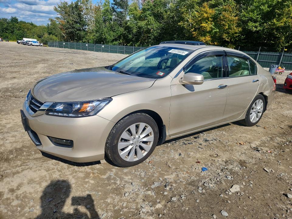 Auction sale of the 2014 Honda Accord, vin: 1HGCR3F88EA026690, lot number: 69720036