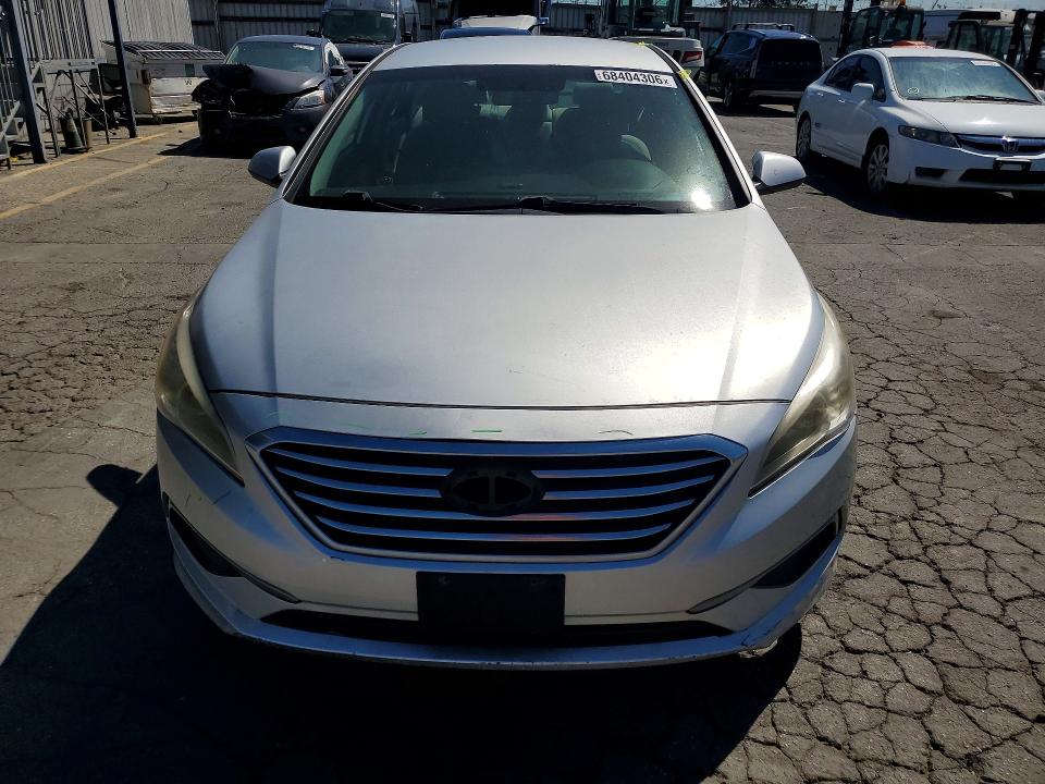 68404306 :رقم المزاد ، 5NPE24AF5HH557589 vin ، 2017 Hyundai Sonata مزاد بيع