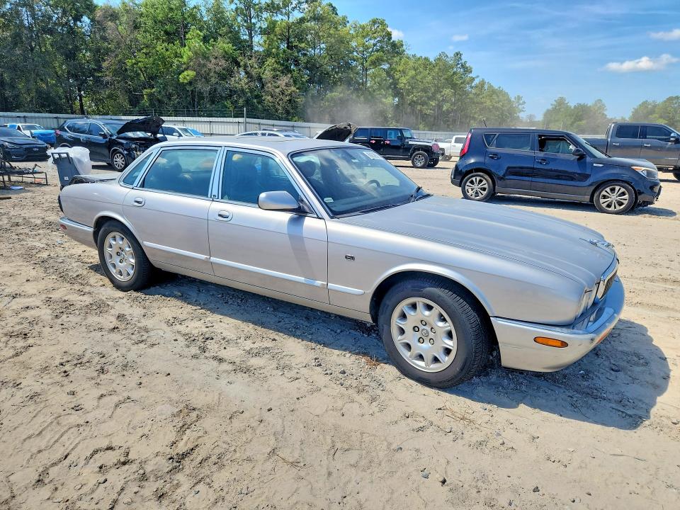 2003 Jaguar Xj8 მანქანა იყიდება აუქციონზე, vin: SAJDA14C03LF57832, აუქციონის ნომერი: 69236676
