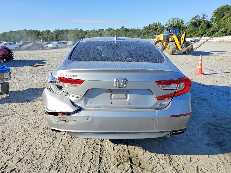 Продаж на аукціоні авто 2018 Honda Accord, vin: 1HGCV2F90JA025025, номер лоту: 63661546