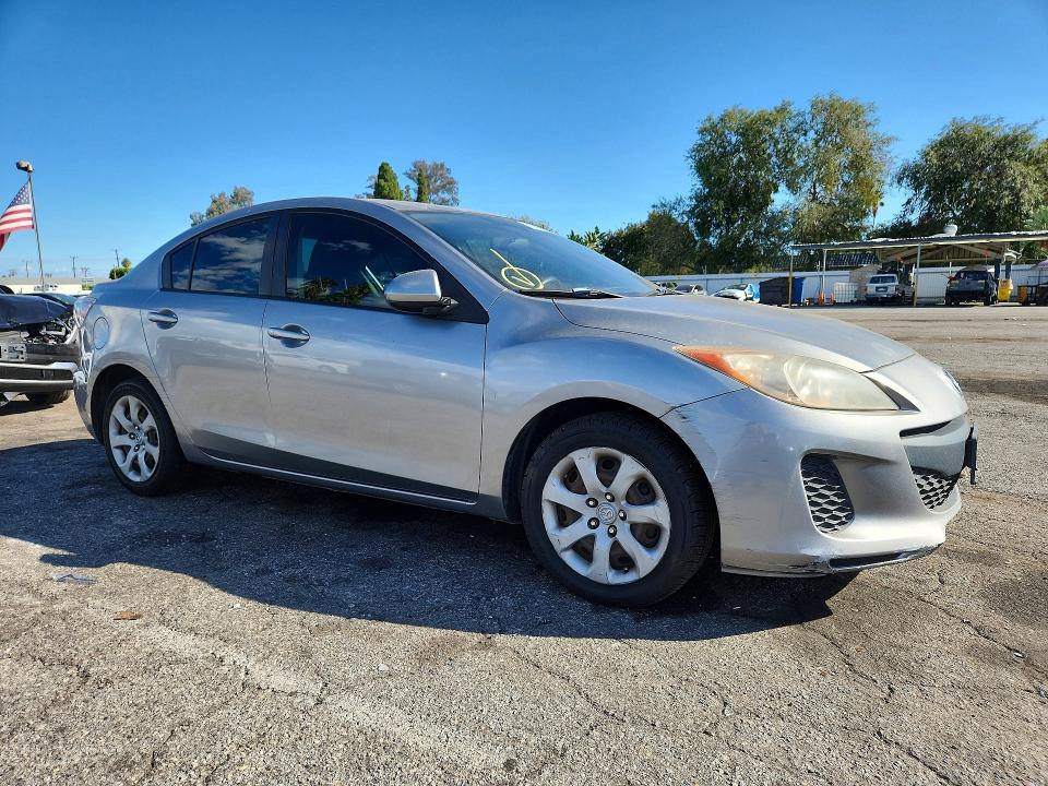 2013 Mazda 3 მანქანა იყიდება აუქციონზე, vin: JM1BL1TG1D1736007, აუქციონის ნომერი: 71109526
