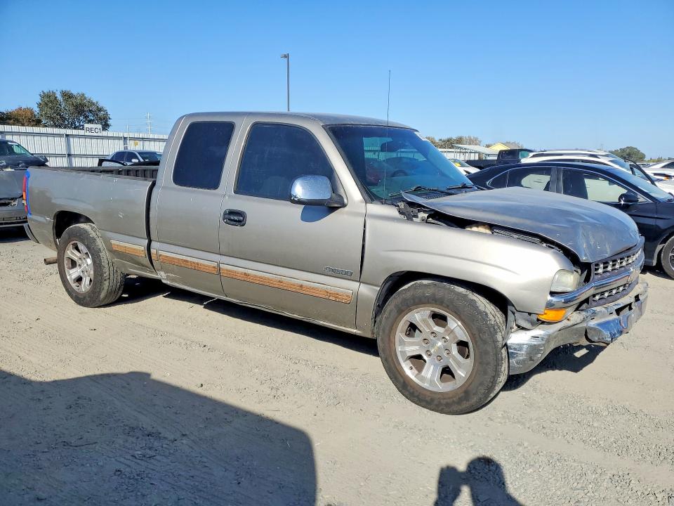 69031426 :رقم المزاد ، 2GCEC19V521283293 vin ، 2002 Chevrolet Silverado مزاد بيع
