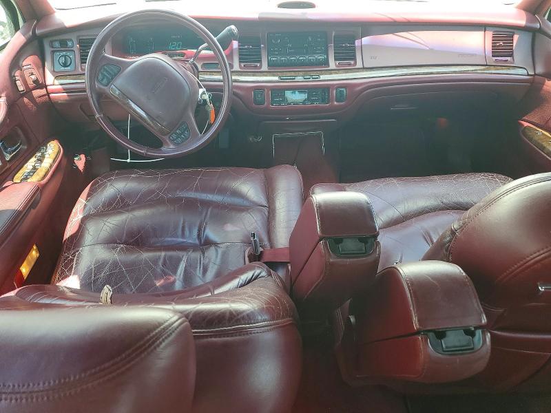 Продаж на аукціоні авто 1995 Lincoln Town Car, vin: 1LNLM82W8SY671272, номер лоту: 70270286