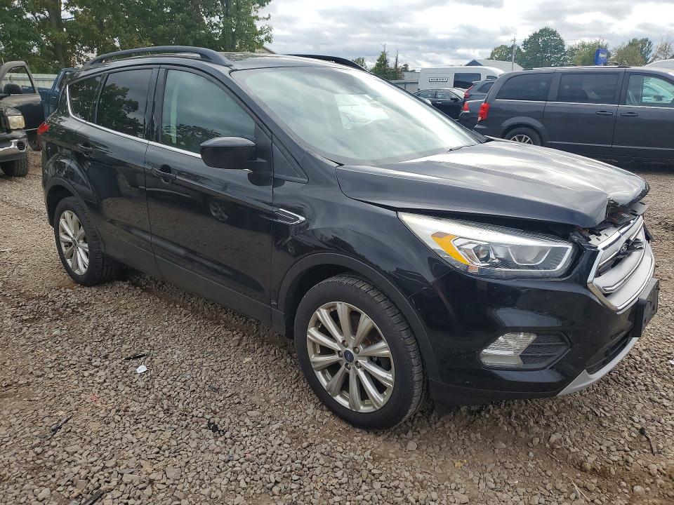 70804936 :رقم المزاد ، 1FMCU9HD0KUA37019 vin ، 2019 Ford Escape مزاد بيع