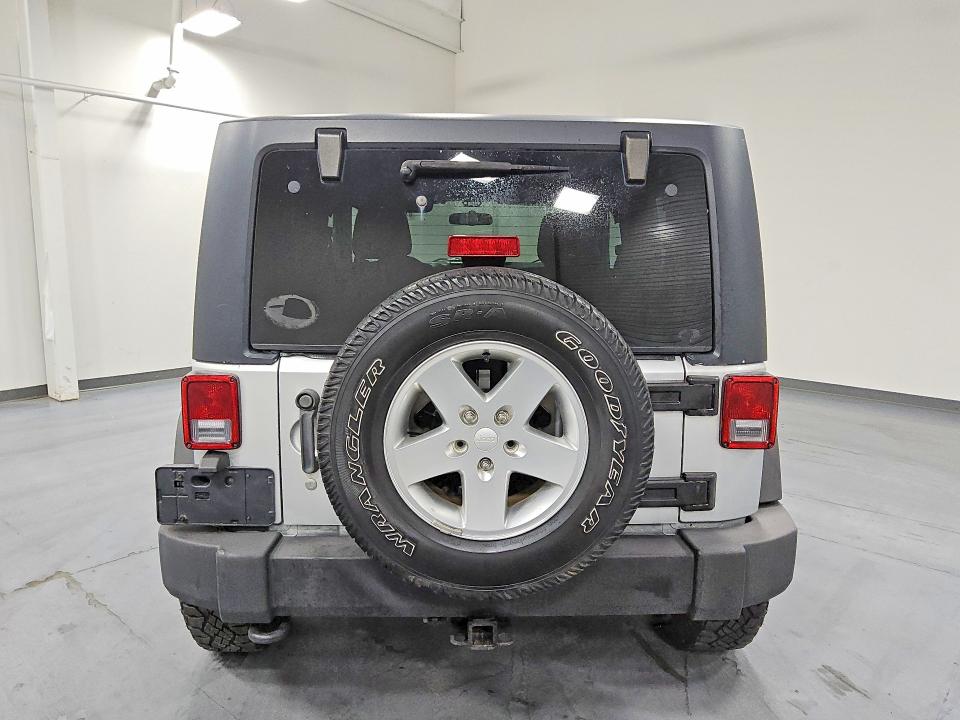 69747546 :رقم المزاد ، 1J4GA2D17BL636517 vin ، 2011 Jeep Wrangler مزاد بيع