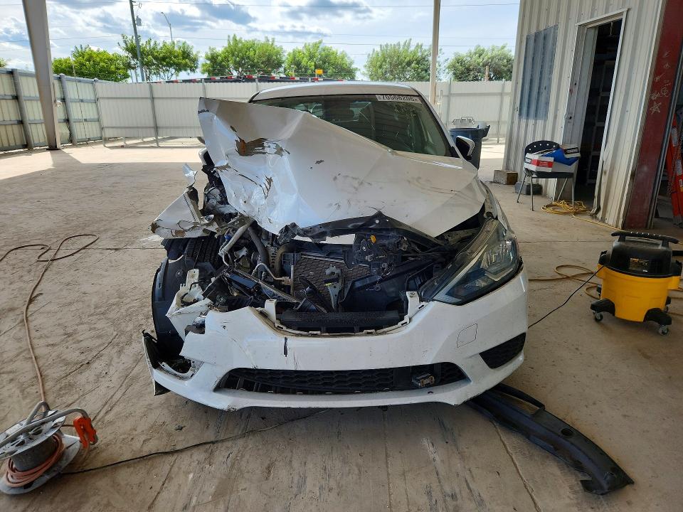 2018 Nissan Sentra მანქანა იყიდება აუქციონზე, vin: 3N1AB7AP2JL654542, აუქციონის ნომერი: 70568206