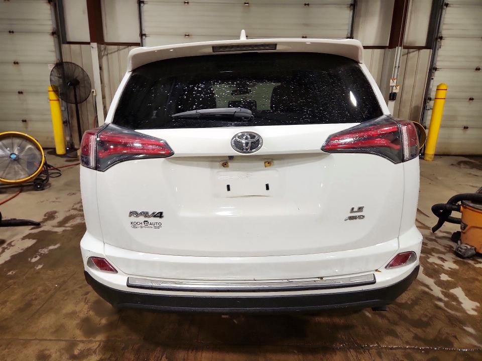 Продаж на аукціоні авто 2018 Toyota Rav4, vin: JTMBFREV2JJ244471, номер лоту: 67367516
