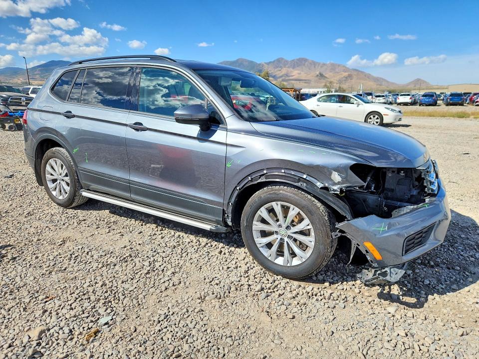 67165126 :رقم المزاد ، 3VV0B7AX9JM094961 vin ، 2018 Volkswagen Tiguan مزاد بيع