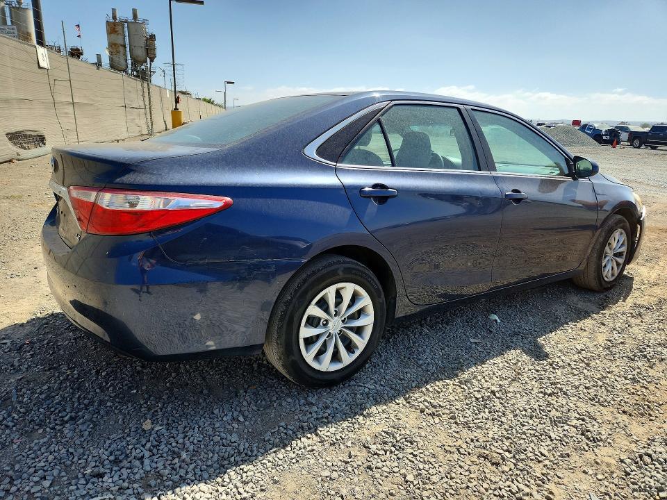 69034456 :رقم المزاد ، 4T4BF1FK8FR514011 vin ، 2015 Toyota Camry مزاد بيع