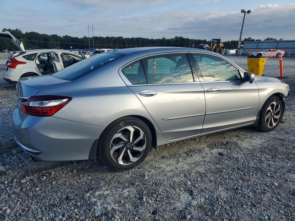 67865276 :رقم المزاد ، 1HGCR3F83HA033678 vin ، 2017 Honda Accord مزاد بيع