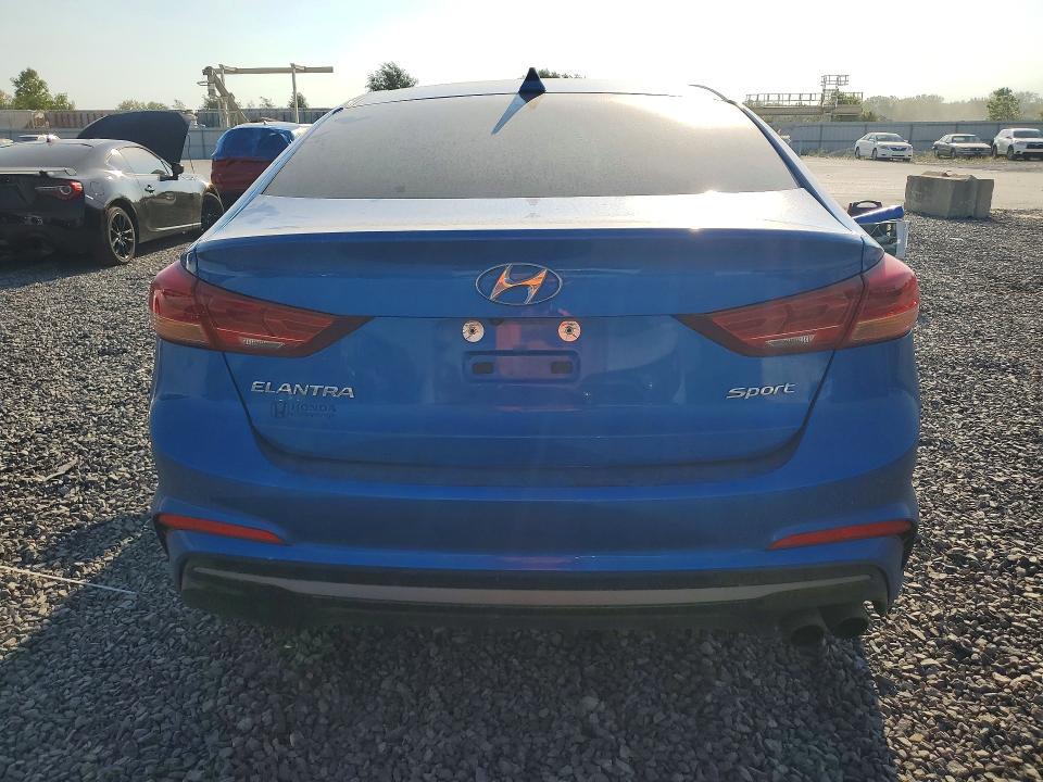 67734766 :رقم المزاد ، KMHD04LB8HU335335 vin ، 2017 Hyundai Elantra مزاد بيع