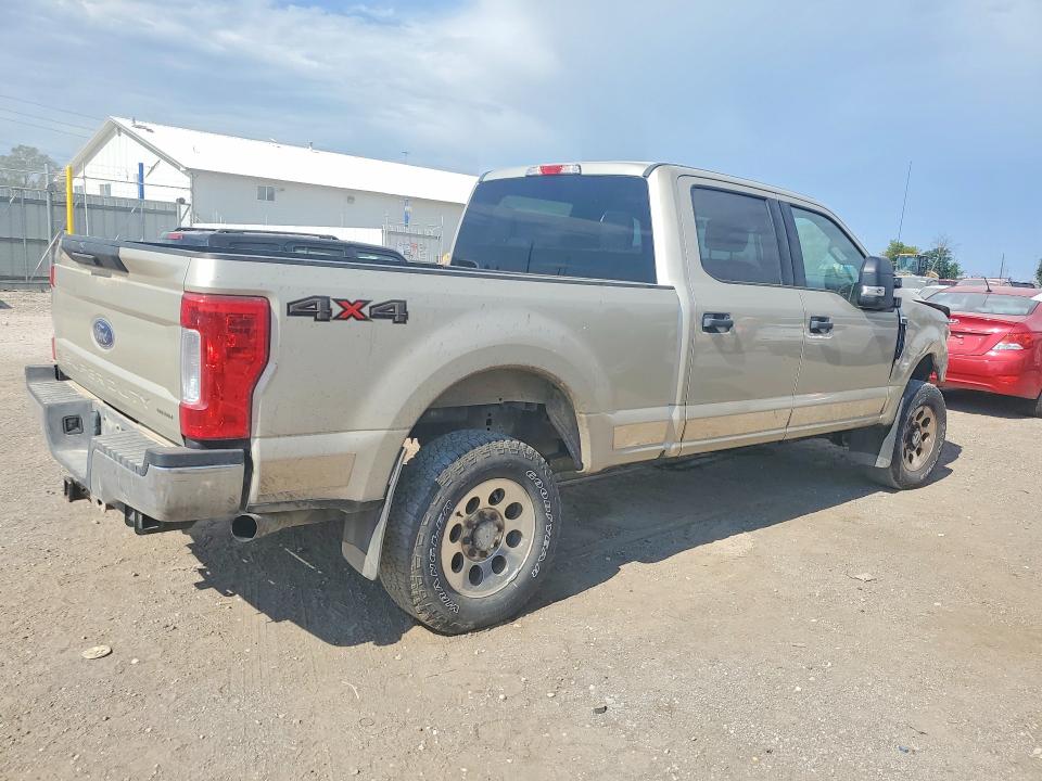 67010066 :رقم المزاد ، 1FT7W2B66HEF18901 vin ، 2017 Ford F250 مزاد بيع