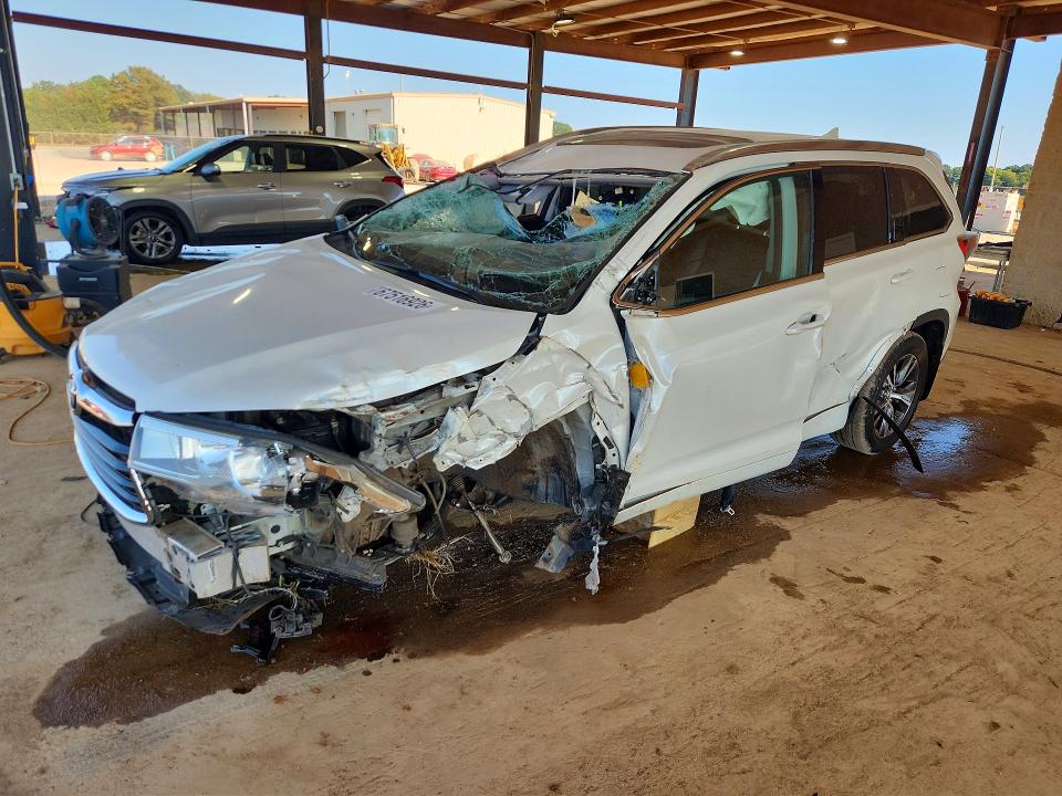 Auction sale of the 2016 Toyota Highlander, vin: 5TDKKRFH4GS505115, lot number: 67516926