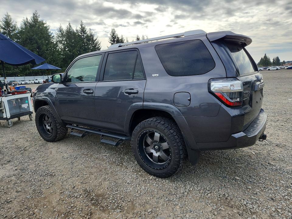 69371136 :رقم المزاد ، JTEBU5JR6J5552500 vin ، 2018 Toyota 4runner مزاد بيع