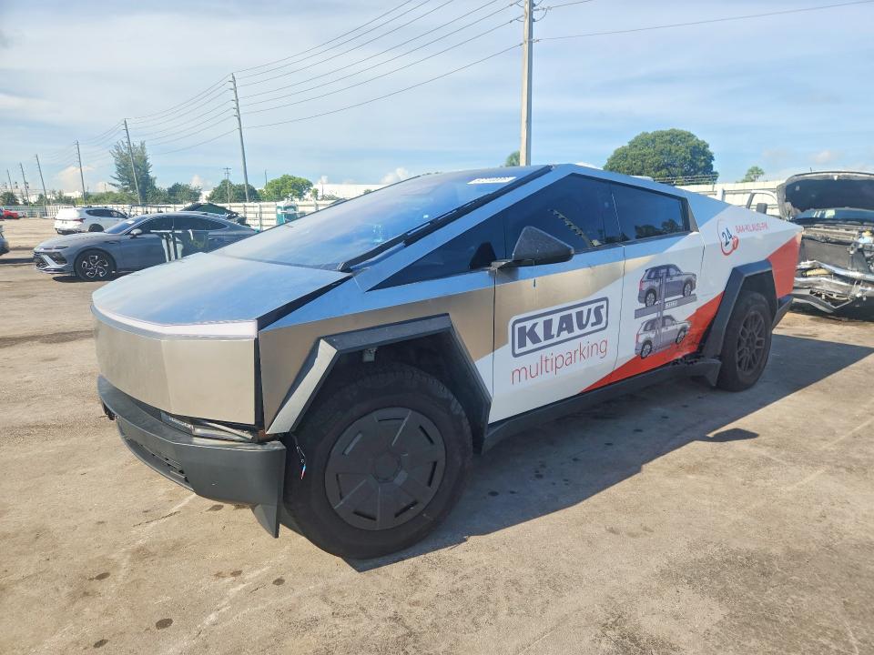 Продаж на аукціоні авто 2025 Tesla Cybertruck, vin: 7G2CEHED6SA069539, номер лоту: 67310006