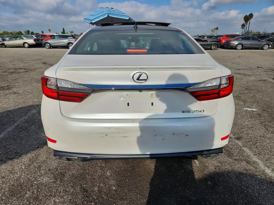 67715466 :رقم المزاد ، 58ABK1GG8HU044705 vin ، 2017 Lexus Es مزاد بيع