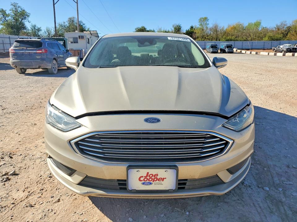 67521406 :رقم المزاد ، 3FA6P0H71JR132912 vin ، 2018 Ford Fusion مزاد بيع