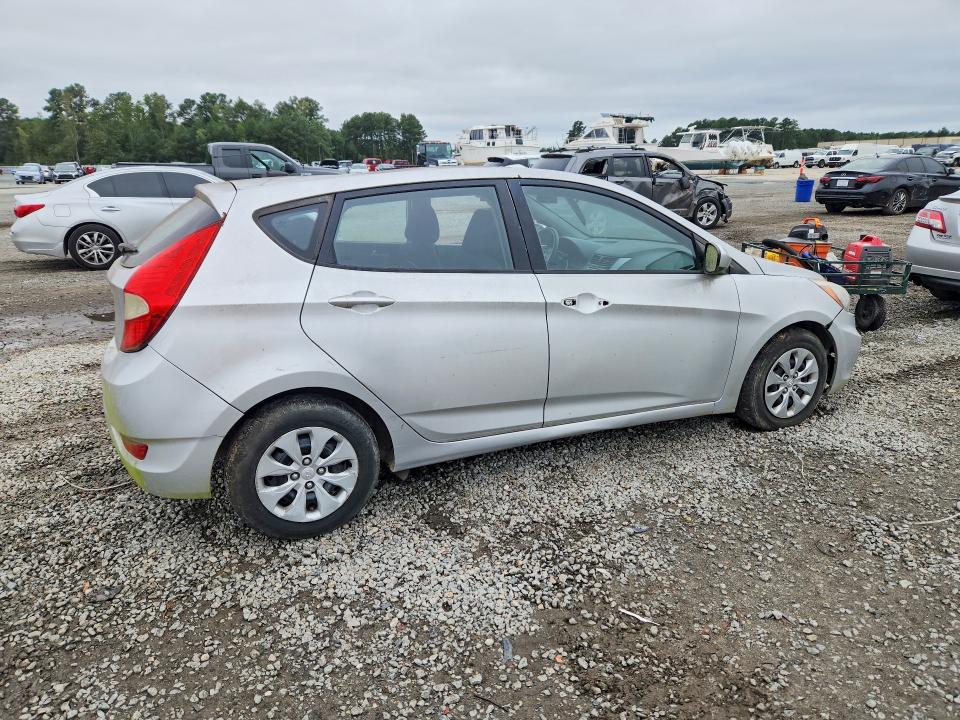 2015 Hyundai Accent მანქანა იყიდება აუქციონზე, vin: KMHCT5AE1FU208350, აუქციონის ნომერი: 70277246