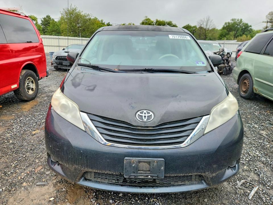 Продажа на аукционе авто 2011 Toyota Sienna, vin: 5TDKK3DCXBS026386, номер лота: 70179906
