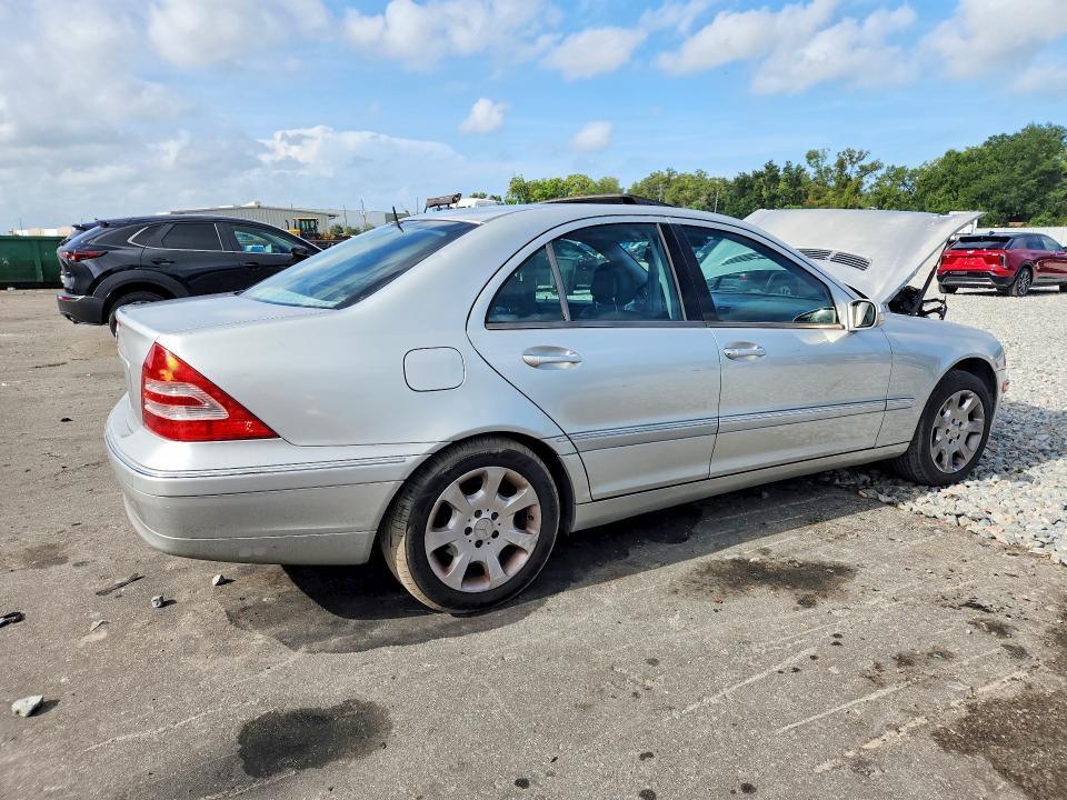68938766 :رقم المزاد ، WDBRF61J71F134937 vin ، 2001 Mercedes-benz C مزاد بيع