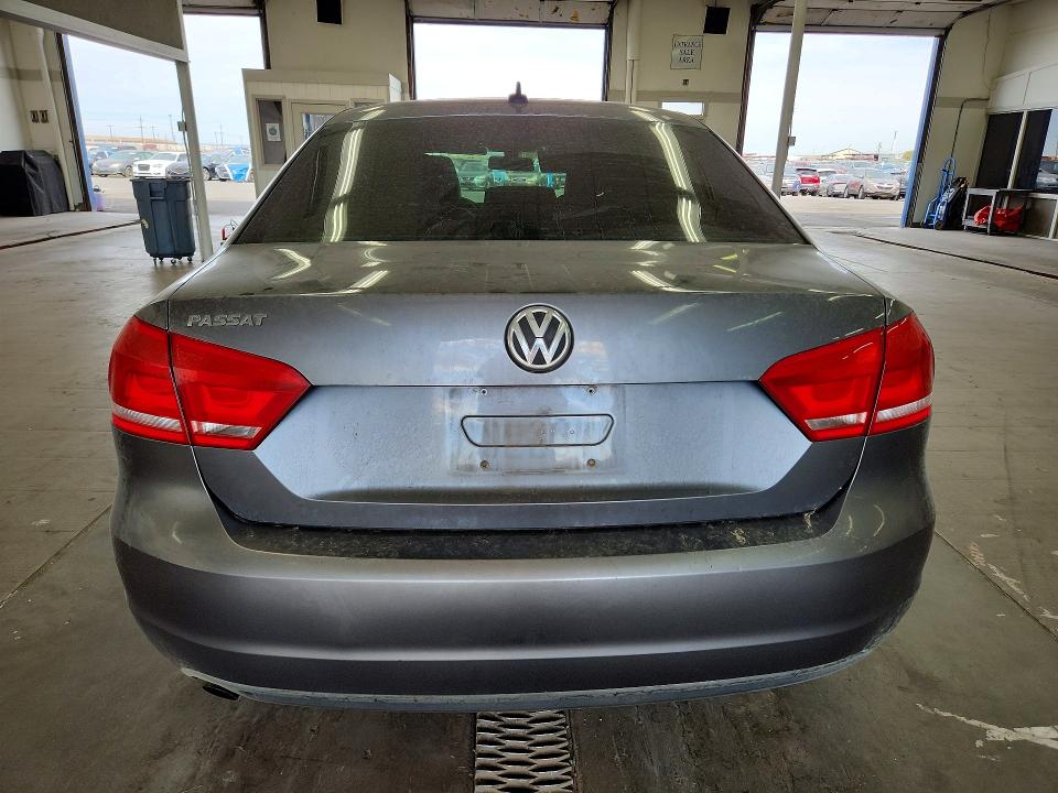 2014 Volkswagen Passat მანქანა იყიდება აუქციონზე, vin: 1VWAP7A35EC002458, აუქციონის ნომერი: 68621876