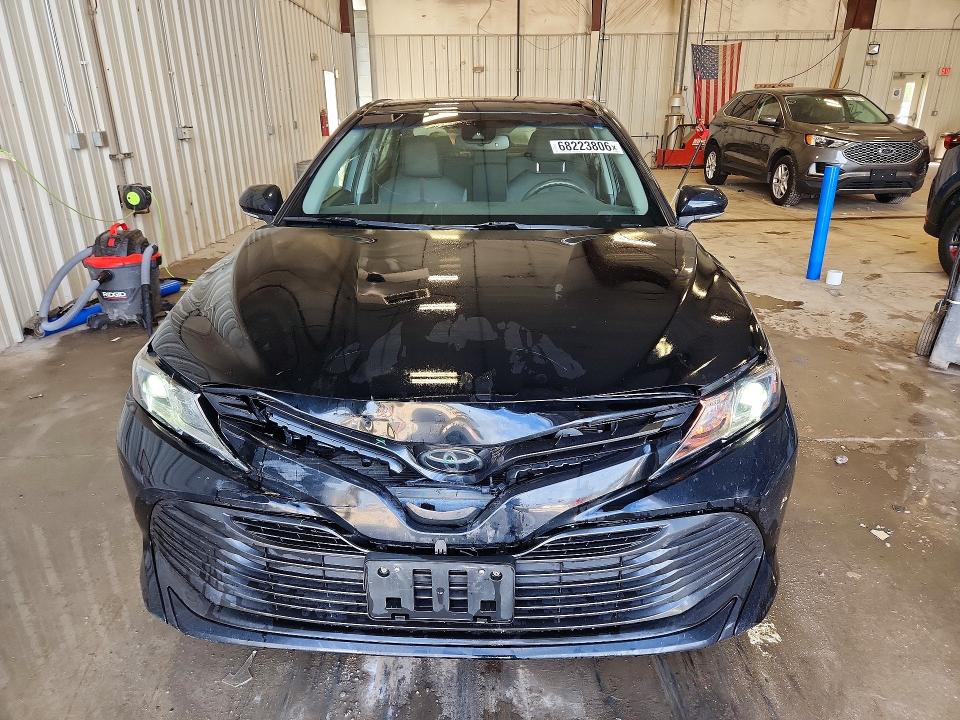 Auction sale of the 2018 Toyota Camry, vin: 4T1B11HK2JU034125, lot number: 68223806